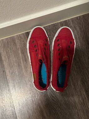 Women’s Casual Red Slip-On Canvas Sneakers